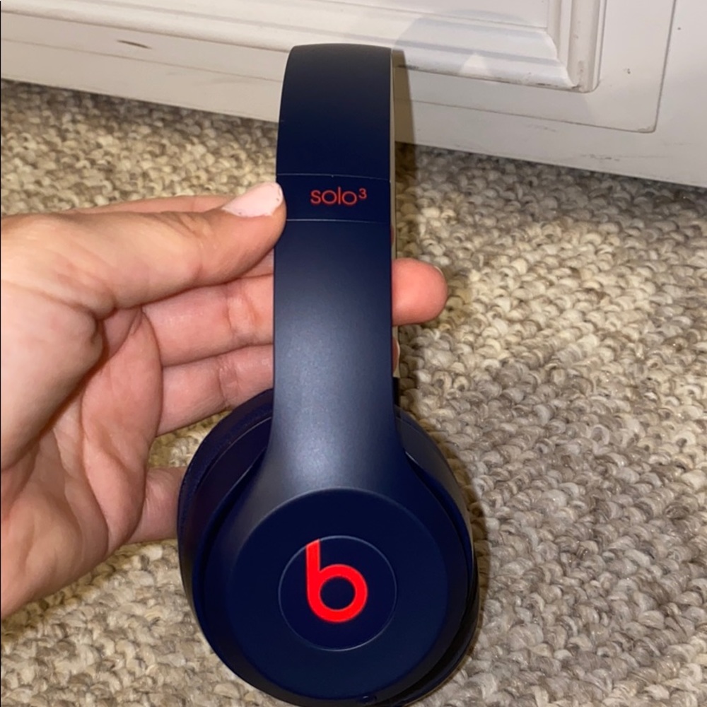 Beats solo 3 BRAND NEW